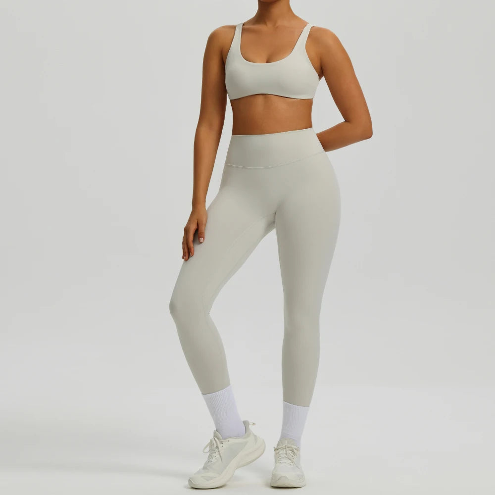 2-Piece Yoga Set with Shockproof Bra and Leggings