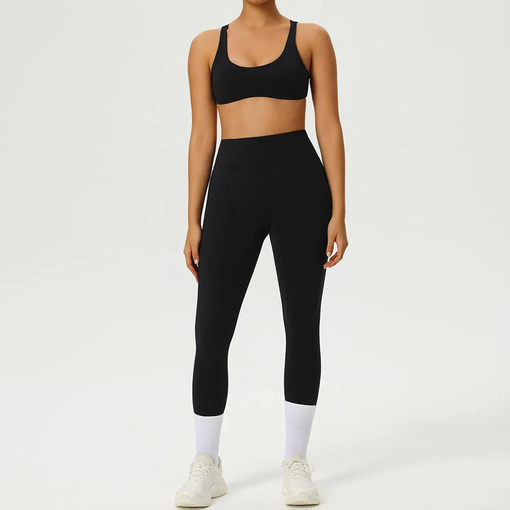 2-Piece Yoga Set with Shockproof Bra and Leggings